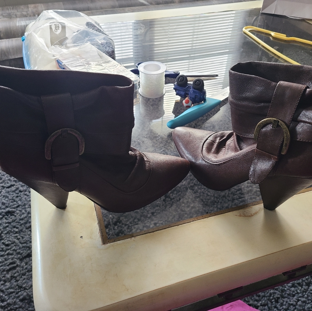 Jessica Simpson size 9, Brown